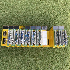 Fanuc a03b-0819-c001、pcラック & 9 モジュール