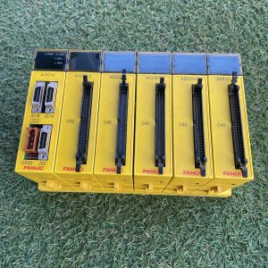 FANUC A03B-0819-C002 スロット I/O ベース ユニット PLC 入力出力モジュールインターフェース AIF01A AID32F2 AOD32D2