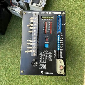 安川電機　YASKAWA ELECTRIC ServoPack CACR-PR 03 BC 3CS-Y30