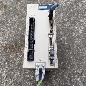 YASKAWA SGDV-7R6AACサーボドライブ 安川電機