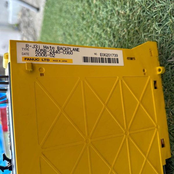美品 FANUC A05B-2440-C060 Fanuc A05B 2440 C060 R-J3i ロボット