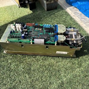 4L185 YASKAWA サーボ アンプ CACR-SR 30SB1BF