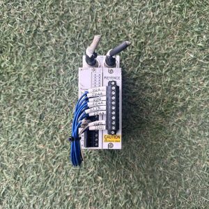 4M067 KEYENCE SL-R11 セーフティコントロールユニット