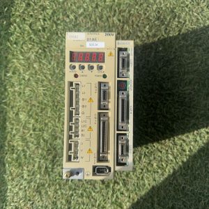 5A229 中古　安川 SGDH-01AE ACサーボドライブ // JUSP-NS600