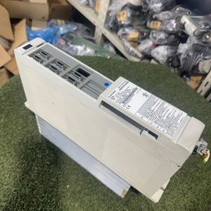 5Y013 MDS-B-V2-2020三菱 MDS B V2 2020 サーボドライバー 動作保証　