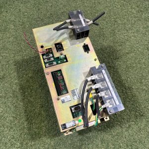 5Y286 東芝サーボアンプ AR56A 動作保証　