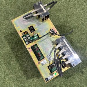 5Y296 TOSHIBA AR86A Servo Amplifier 動作保証　