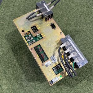 5Y298 TOSHIBA 東芝 サーボアンプ AR56A 動作保証　