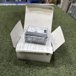 6A296 新品　YOKOGAWA UT52A デジタル指示調節計 15VA 50/60HZ 未使用