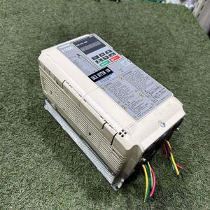 6B006 YASKAWA 安川 CIMR-AB2A0030FAA コンバータ 5.5/7.5KW 動作保証　