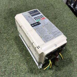 6B017 YASKAWA 安川 CIMR-AB2A0030FAA コンバータ 5.5/7.5KW 動作保証　