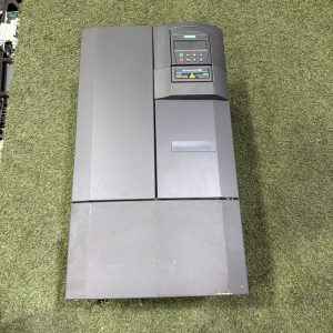 6C243 SIEMENS MICROMASTER 440 6SE6440-2AD31-8DA1 インバータ 動作保証　