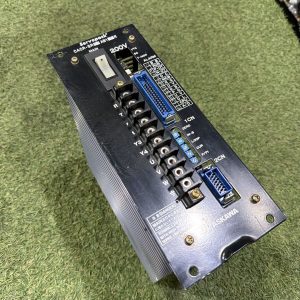 6D045 Yaskawa CACR-SR02AB1ER Servo Drive / CACR-SRCA02RBA1 動作保証　