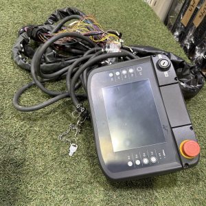 6D048 中古 KEYENCE KCC-REM-KEY-0976A /VT3-V6H カラータッチパネル 動作保証　