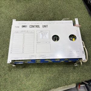6D093 MITSUBISHI UM61 CONTROL UNIT MELDAS POWER UNIT UX2 LX61 LX64 LX132 動作保証　